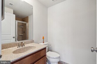 22613 Naugatuck Square in Ashburn, VA - Building Photo - Building Photo