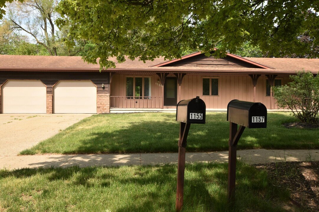 1155 N Hampton Dr NE in Grand Rapids, MI - Building Photo