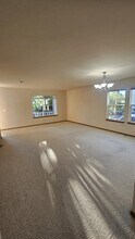 1562 Packwood Ave in Dupont, WA - Foto de edificio - Building Photo