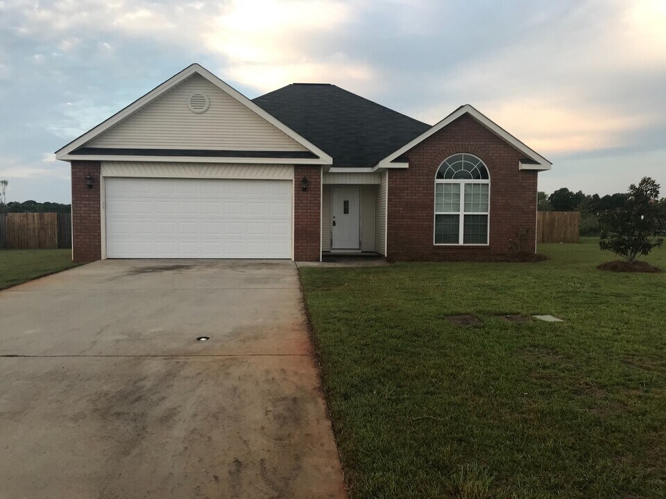 125 Gage Dr in Perry, GA - Building Photo