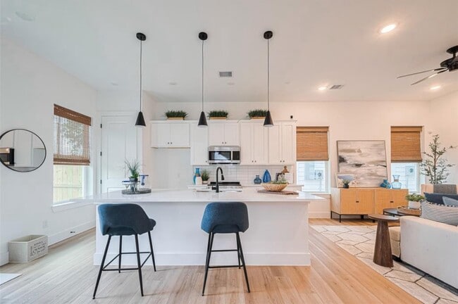 property at 2704 Bostic St