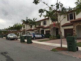 394 NE 37th Ave in Homestead, FL - Building Photo