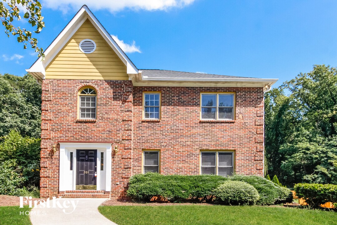 201 Bradford Pl Ln in Lewisville, NC - Building Photo