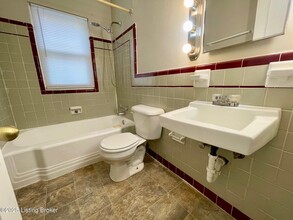 210 Breckenridge Ln in Louisville, KY - Building Photo - Building Photo