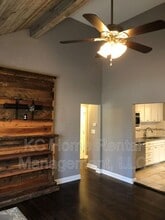 4818 Canterbury in Roeland Park, KS - Building Photo - Building Photo