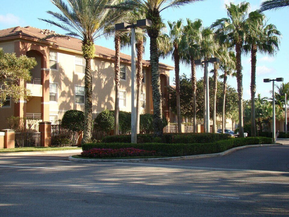 11557 NW 45th St-Unit -11557-A1 - Westmount in Coral Springs, FL - Building Photo