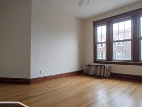 3271 W Altgeld St in Chicago, IL - Building Photo - Building Photo