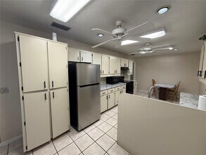 8221 Malvern Cir in Tampa, FL - Building Photo - Building Photo