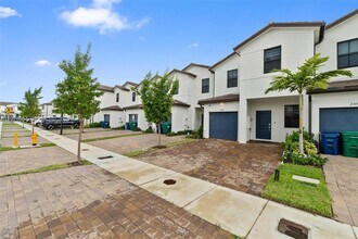 23016 SW 129th Ct in Miami, FL - Building Photo - Building Photo