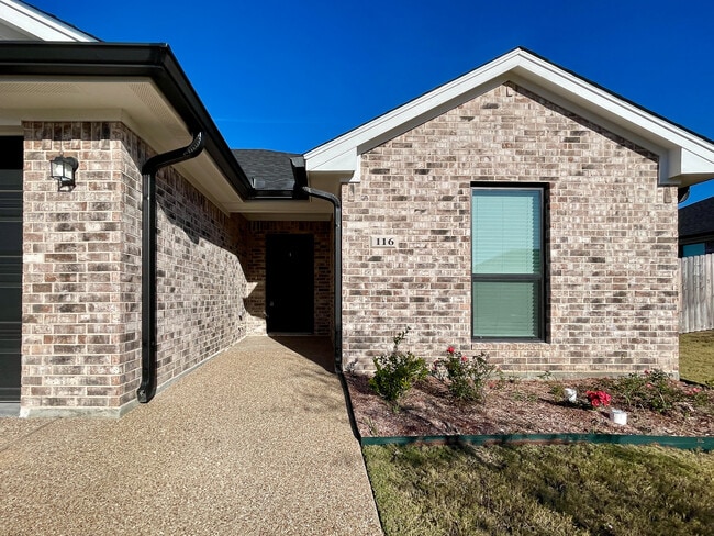 100 W Windmill Way in Robinson, TX - Foto de edificio - Building Photo