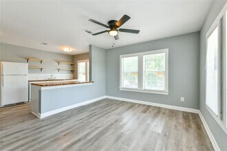 4615 Schroeder St-Unit -3 in Houston, TX - Building Photo - Building Photo