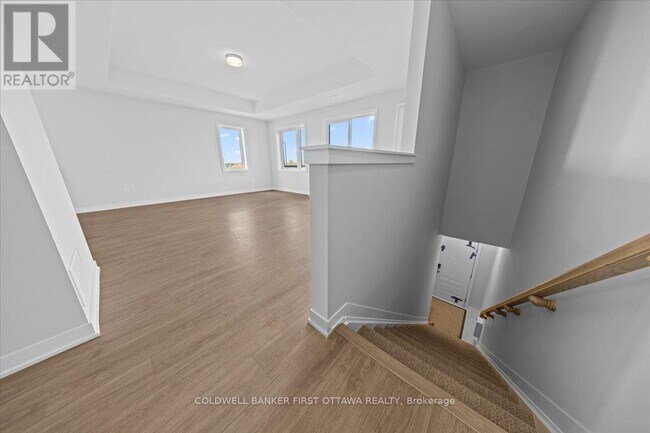 110 Parnian Private in Ottawa, ON - Building Photo - Building Photo