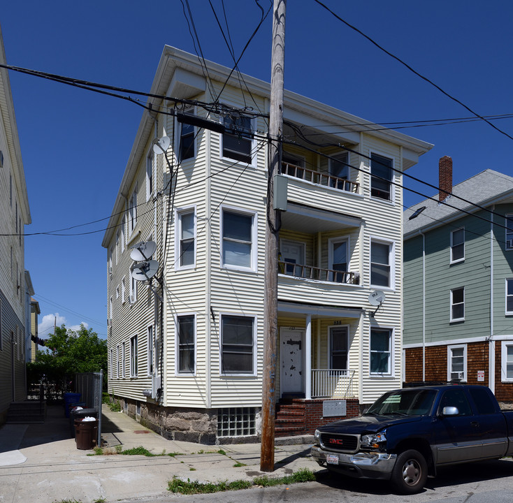 135 Whitman St in New Bedford, MA - Building Photo