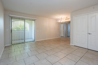 Riata Court Apartments in Tucson, AZ - Building Photo - Interior Photo