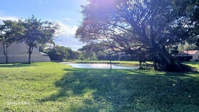 3851 Estepona Ave in Doral, FL - Building Photo - Building Photo