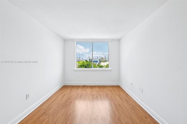 1740 NW N River Dr in Miami, FL - Building Photo - Building Photo