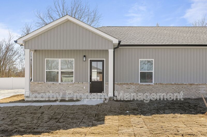 24 Alden Ln in Rossville, GA - Building Photo