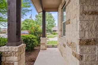 245 Peggy Dr in Liberty Hill, TX - Foto de edificio - Building Photo