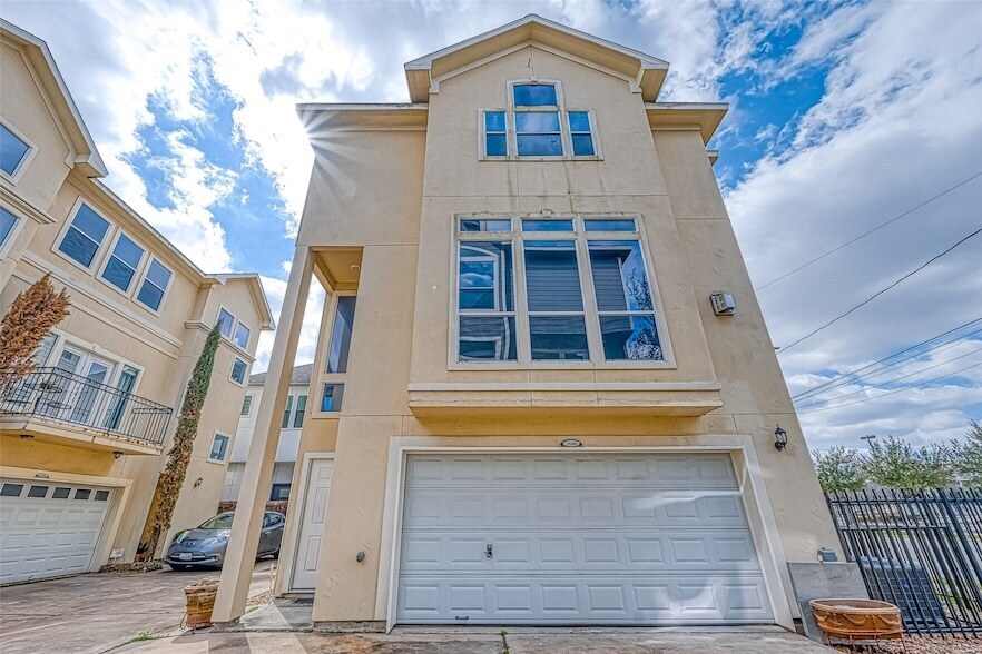 1604 Holman St in Houston, TX - Building Photo