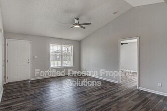 1904 Blair-Khazan Dr in Greensboro, NC - Foto de edificio - Building Photo