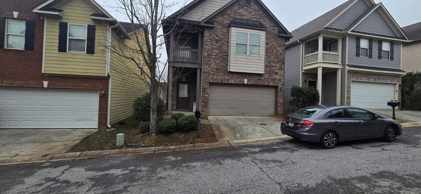 1610 Chattahoochee Ct in Atlanta, GA - Building Photo