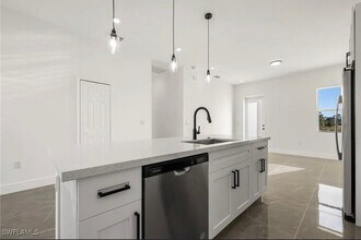 905 Wabasso Ct in Lehigh Acres, FL - Building Photo - Building Photo