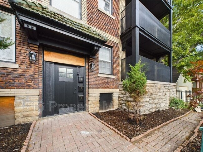 property at 1110 E 40th St