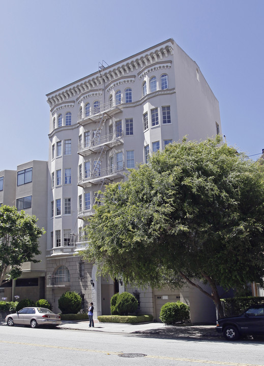 Crown Towers Apartments in San Francisco, CA - Building Photo