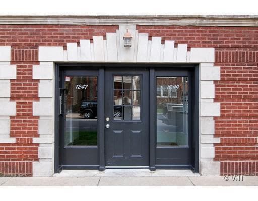 1249 W Roscoe St, Unit 3W in Chicago, IL - Building Photo - Building Photo
