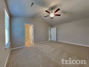 572 Lakerun Dr in Bunnlevel, NC - Building Photo - Building Photo