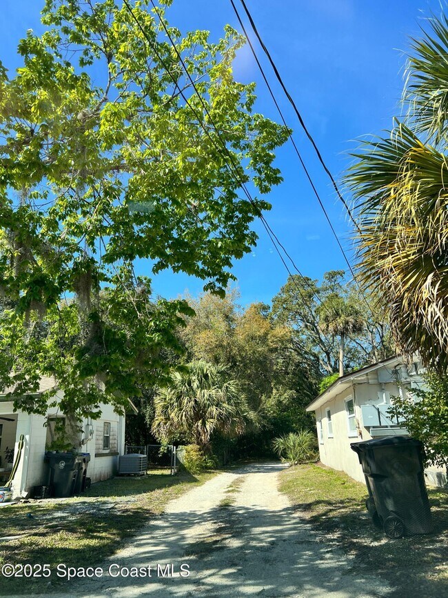 420 Rock Pit Rd in Titusville, FL - Building Photo - Building Photo