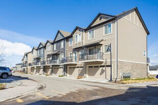 421 Legacy Blvd SE in Calgary, AB - Building Photo