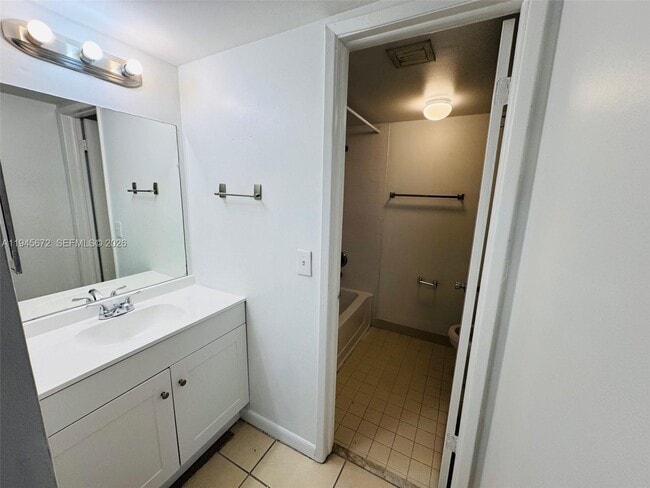 9948 Nob Hill Ln in Sunrise, FL - Building Photo - Building Photo