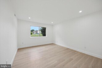 511 Bradley Ct in Princeton, NJ - Building Photo - Building Photo