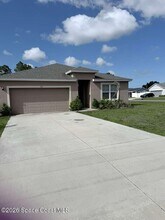 609 Concha St NW in Palm Bay, FL - Building Photo - Building Photo