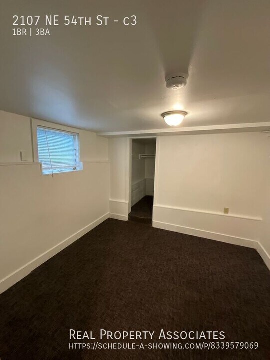 2107 NE 54th St in Seattle, WA - Building Photo