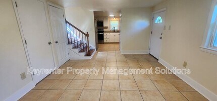 813 Highland Ave in Waynesboro, VA - Building Photo - Building Photo