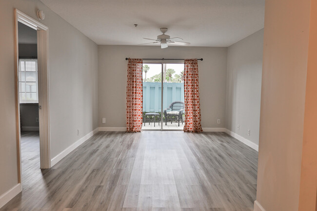 950 S Kanner Hwy in Stuart, FL - Building Photo - Building Photo