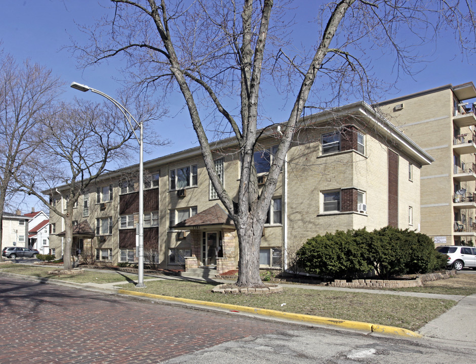 7301 Dixon St in Forest Park, IL - Building Photo