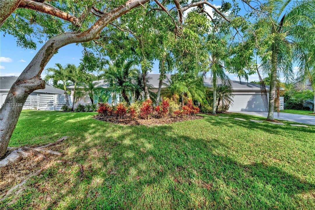 14825 SW 149th Ct in Miami, FL - Building Photo