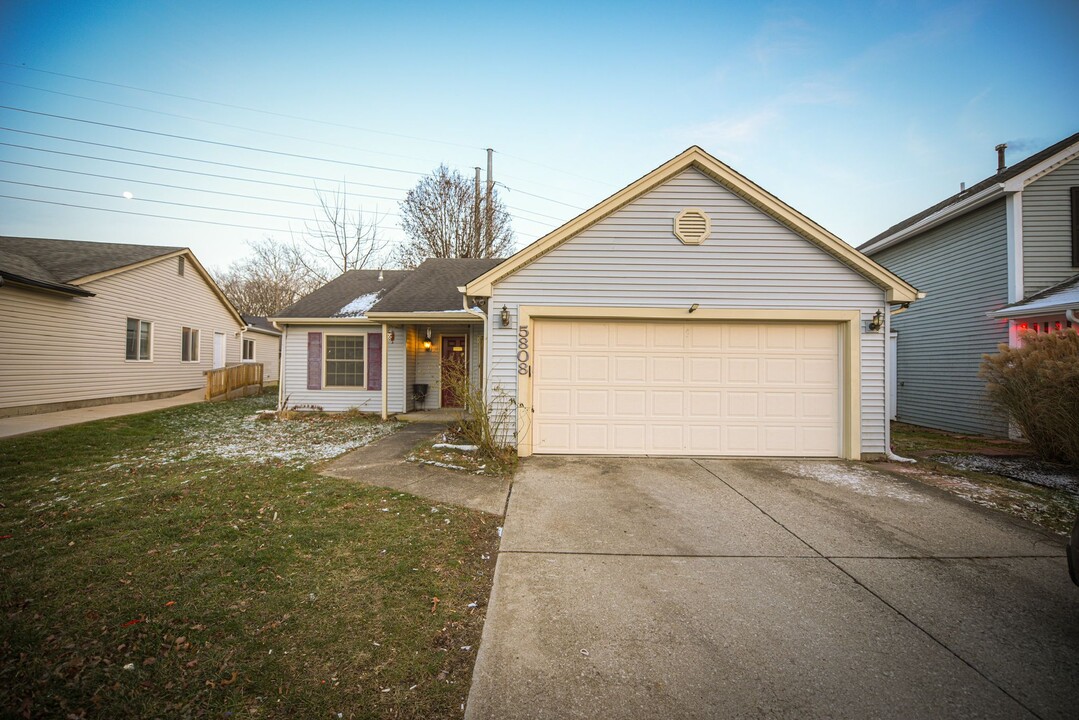 5808 Meadowhurst Way in Dublin, OH - Building Photo