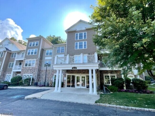 3103 Peer Pl, Unit 3103 in Denville, NJ - Building Photo - Building Photo