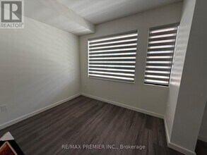 339 Veterans Dr in Barrie, ON - Building Photo - Building Photo