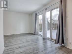 17 Old Pine Trail in St Catharines, ON - Building Photo - Building Photo