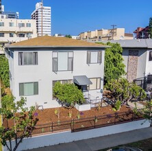 1230 S Westgate Ave in Los Angeles, CA - Foto de edificio - Building Photo