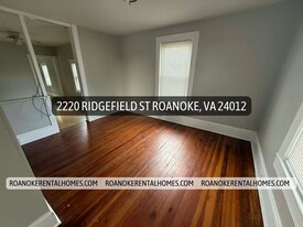 2220 Ridgefield St NE in Roanoke, VA - Building Photo