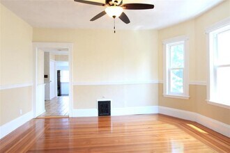 99 Electric Ave, Unit 1 in Somerville, MA - Building Photo - Building Photo