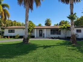 13451 SW 74th Ave in Pinecrest, FL - Building Photo