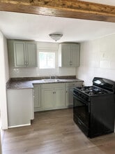 624 E South St in Neosho, MO - Building Photo - Building Photo