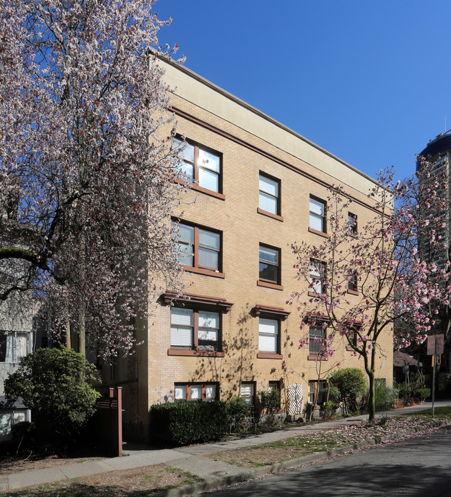 The Kenilworth in Vancouver, BC - Building Photo - Building Photo